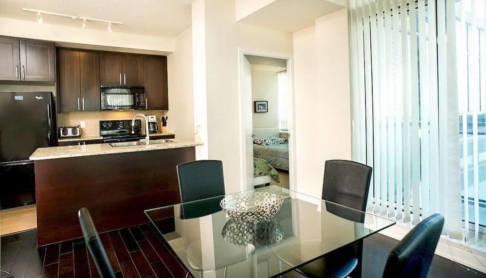 Pathway Suites Mississauga Eksteriør bilde